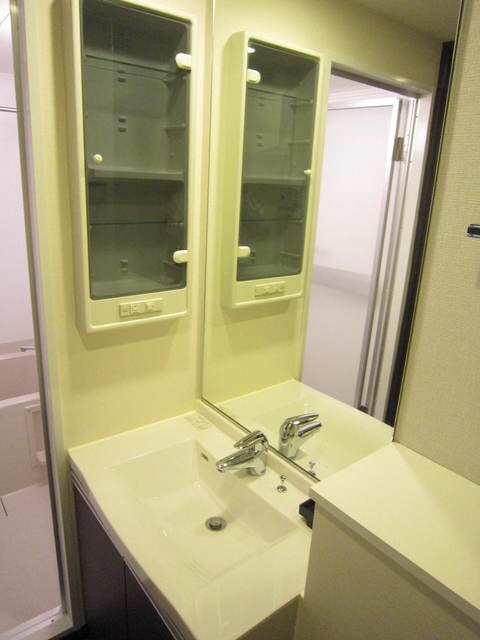 洗面(清潔な洗面台)