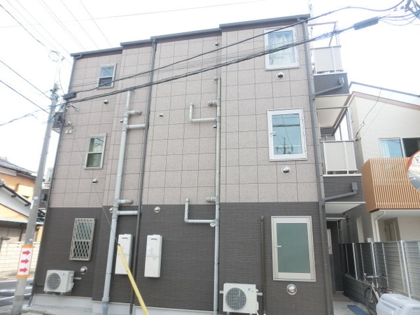 外観(閑静な住宅街に建つ物件です)
