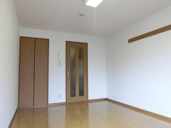 その他室内・内装(シックな色合いのお部屋です。)