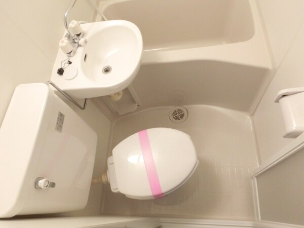 トイレ(バストイレ同室です)