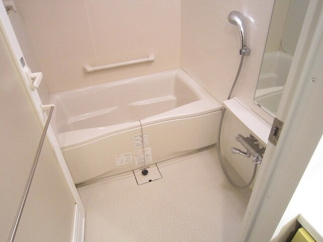 物件内観写真6　(追焚・乾燥機付バスルーム)