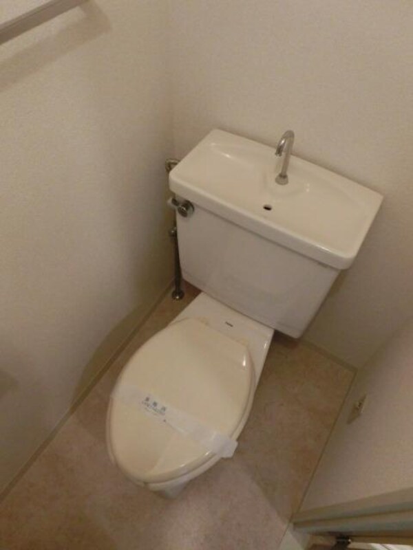 トイレ(清潔感のあるトイレです。)