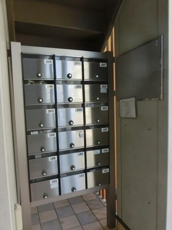 エントランス(メールボックスです。)