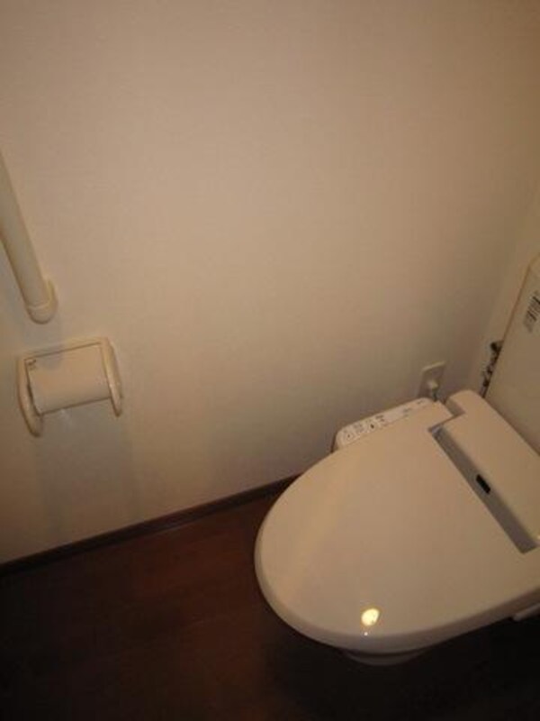 トイレ(ウォシュレット完備)