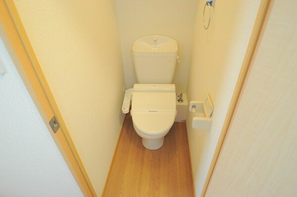 トイレ(現況を優先　1Fフローリング2Fカーペット)