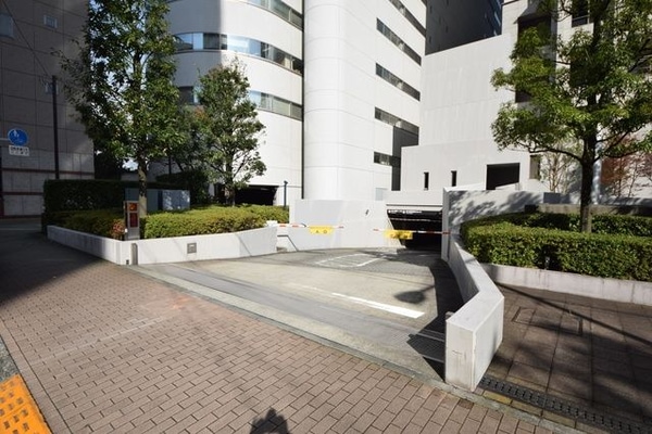 駐車場(★駐車場入り口になります★)