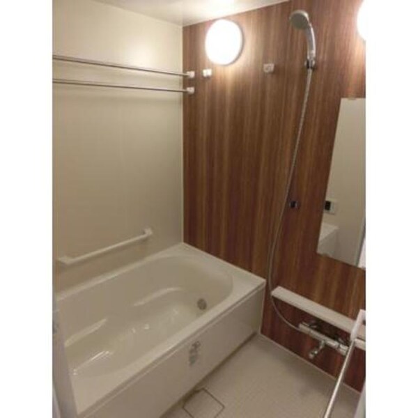 バス／シャワールーム等(※写真は同タイプ住戸です。)