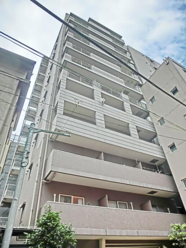 外観(総タイル貼りの重厚感あふれる外観)
