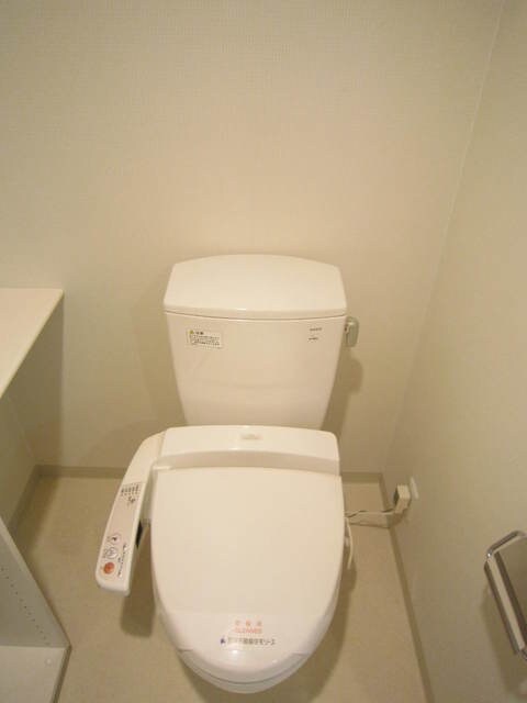 物件内観写真9　(シャワートイレ)