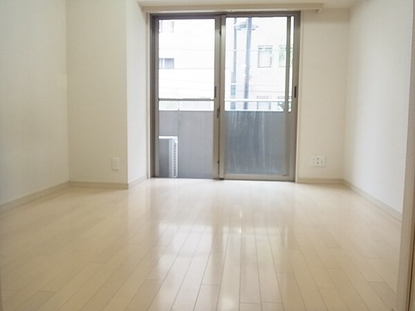 その他室内・内装(ちょっと広めの洋室)