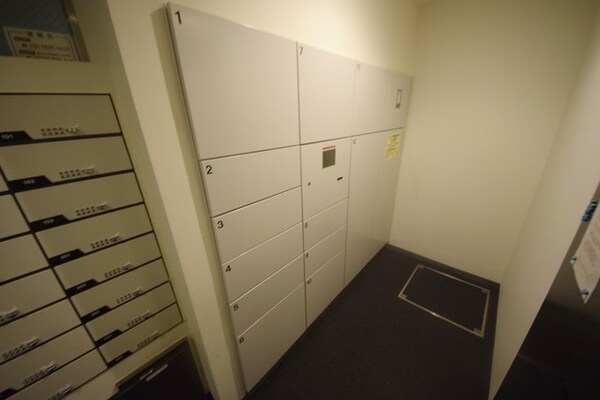 共有部分(宅配ボックス完備)