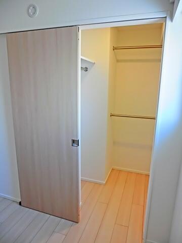 物件内観写真7　(ウォークインクローゼット)