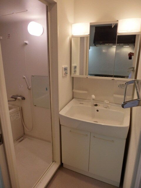 物件内観写真6　(独立洗面所)