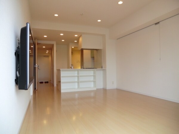 リビング・居室(お部屋によってテレビ取り外しがございます。)