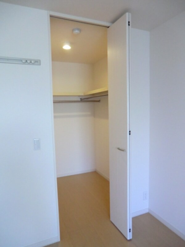 設備(ウォークインＣＬ付洋室)