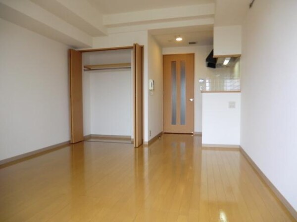 その他室内・内装(9.85帖の広々洋室)