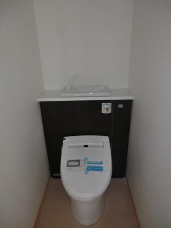 トイレ(バス・トイレ別　温水洗浄機能付暖房便座)