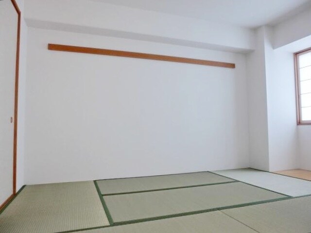 物件内観写真4　(畳部屋)