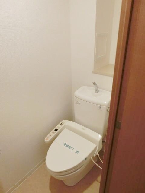 物件内観写真8　(ウォシュレット機能付トイレ)