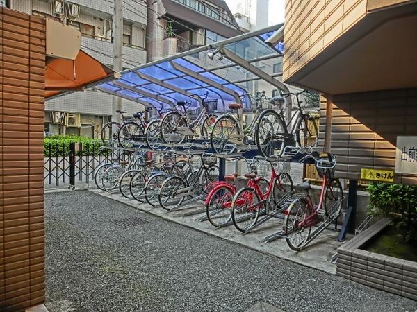 共有部分(屋根付き駐輪場)