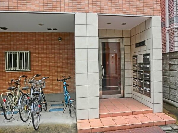 エントランス(手入れの行き届いたエントランス)