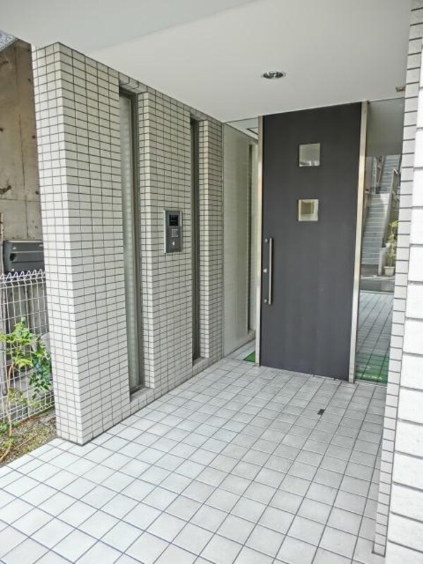 エントランス(オートロック対応　エントランス)