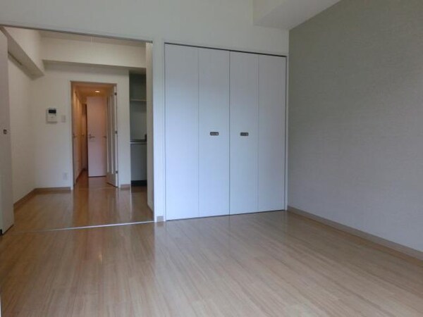 リビング・居室(南向き６帖)