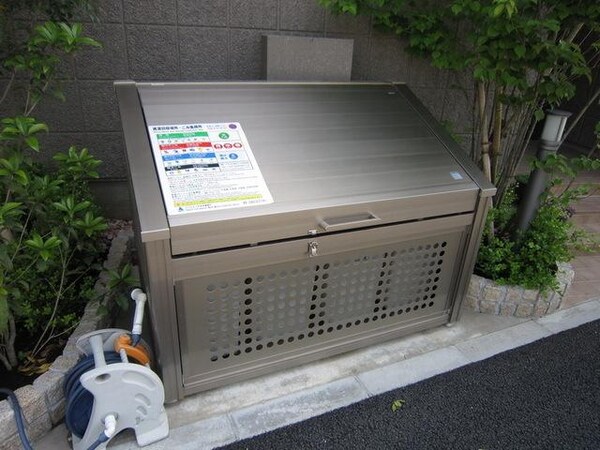 共有部分(敷地内ゴミ置場　植栽)