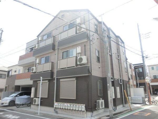 外観(閑静な住宅街に建つ物件です)