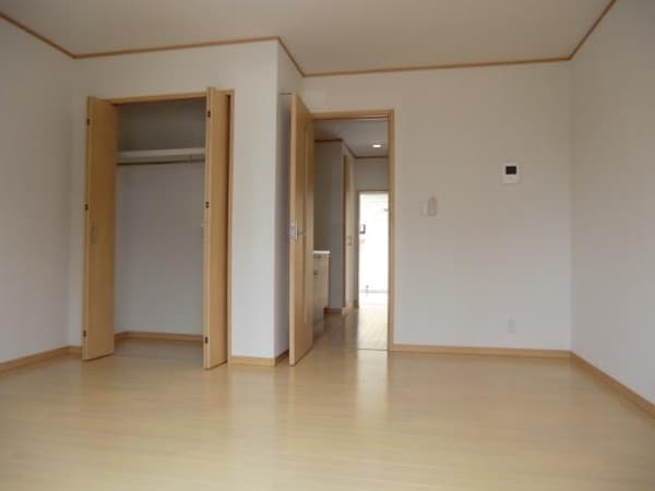 リビング・居室(南西向きの明るいお部屋)