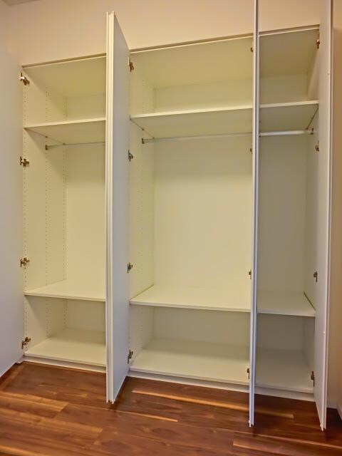 物件内観写真9　(★大容量クローゼットです★)