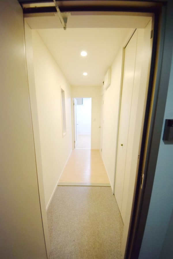 玄関(※別号室参考写真)