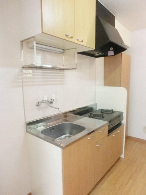 物件内観写真3　(ガスキッチン２口対応)