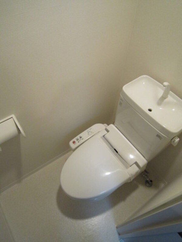 トイレ(温水洗浄便座付きトイレ)