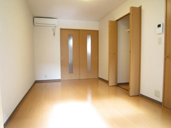 リビング・居室(洋室7.3帖です)