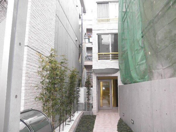 エントランス(部屋探しは株式会社　タウンハウジング　までお気軽にお問合せ…)