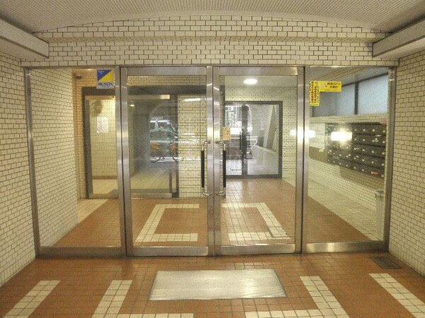 エントランス(部屋探しは株式会社　タウンハウジング　までお気軽にお問合せ…)