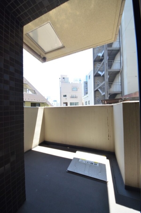 バルコニー(反転タイプの写真です)