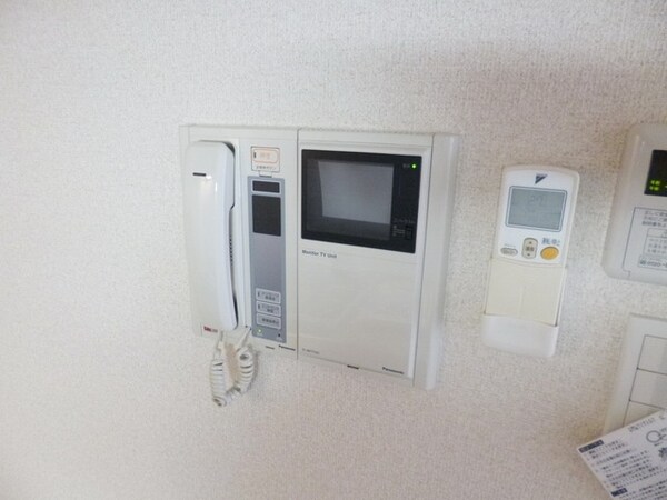 セキュリティ(★モニター付インターホン完備です★h)
