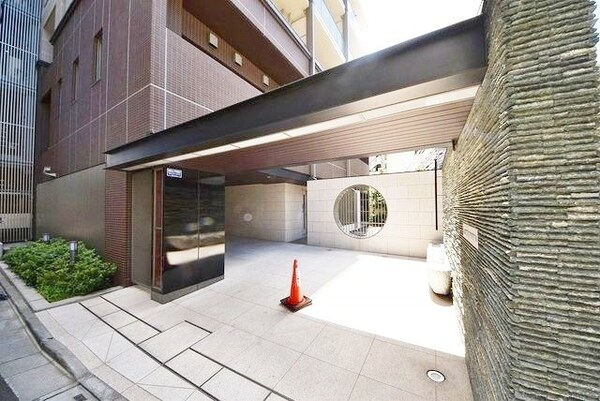 エントランス(部屋探しは株式会社　タウンハウジング　までお気軽にお問合せ…)
