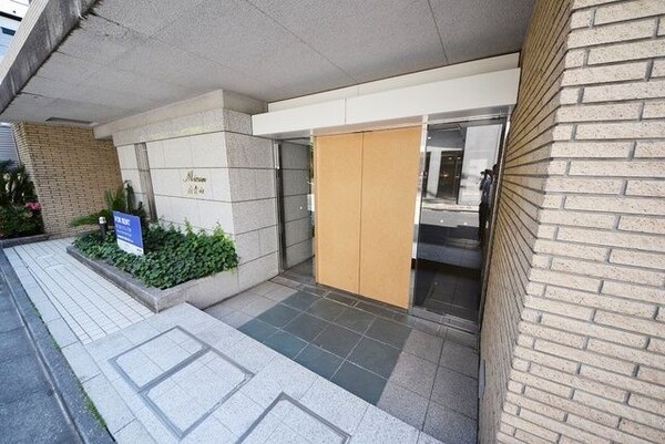 エントランス(お問合せは(株)タウンハウジング東京へ)