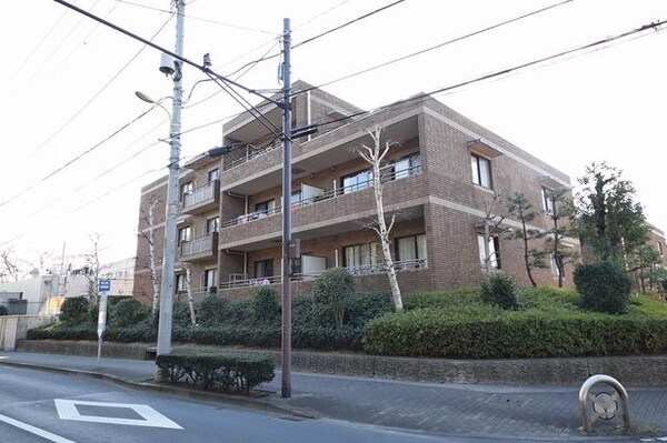 外観(★馬事公苑そばの閑静な住宅街に佇む高級感漂う賃貸レジデンス★)