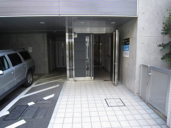 エントランス(お問合せは(株)タウンハウジングレジデンス事業部　赤坂店・…)