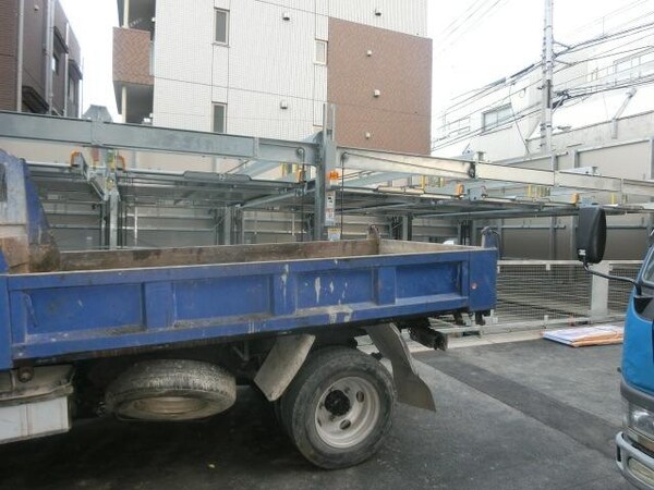駐車場(★建設途中の駐車場です★)