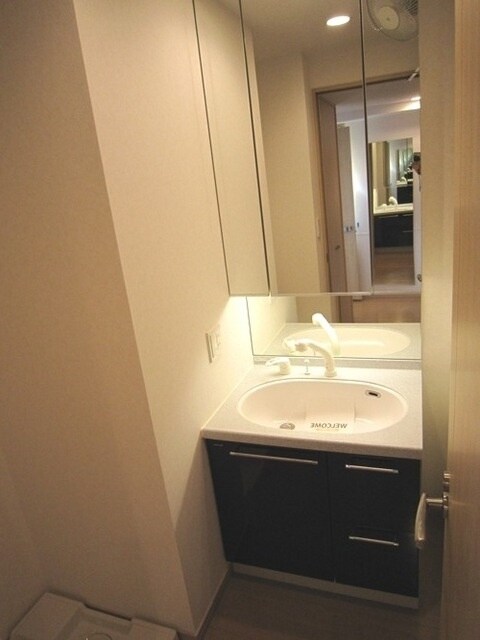 物件内観写真10　(洗面所)