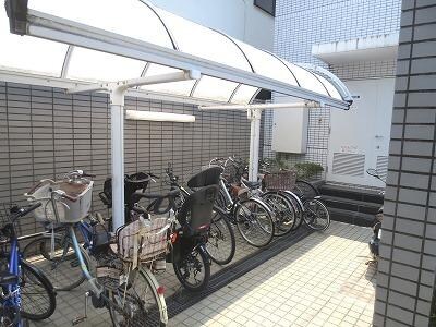 物件内観写真2　(★屋根付き駐輪場★)