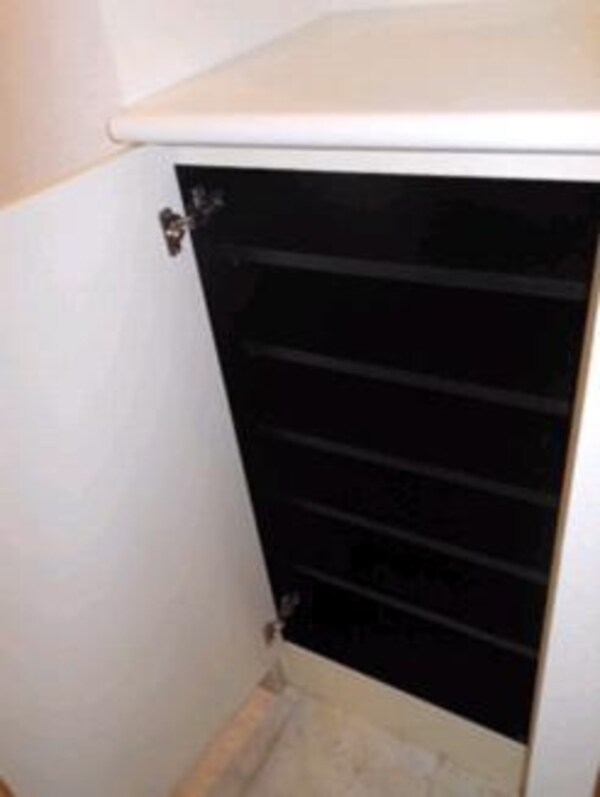設備(シューズＢＯＸ)