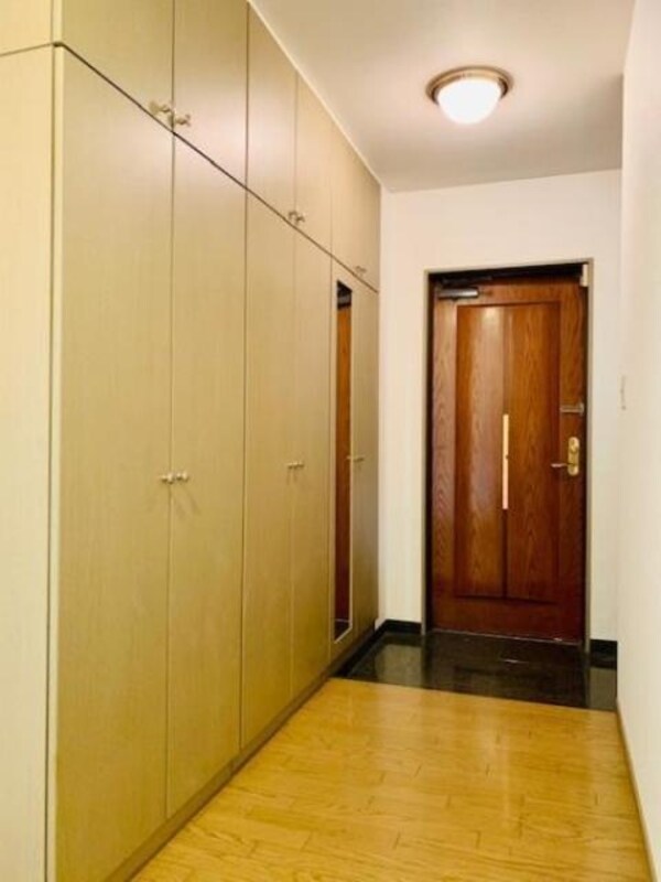 玄関(お部屋探しは株式会社　タウンハウジング　までお気軽にお問合…)