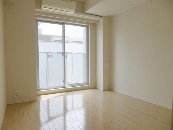 リビング・居室(★角部屋の２面採光で明るいお部屋です★)