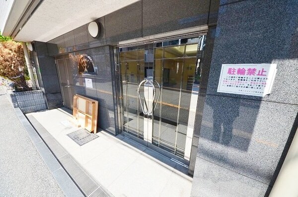 エントランス(部屋探しは株式会社　タウンハウジング　までお気軽にお問合せ…)